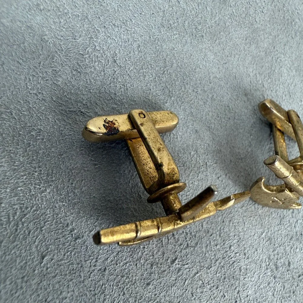 Vintage Men's VIKING Shield & Spear Weapon CUFFLINK Hickok Costume Jewelry USA